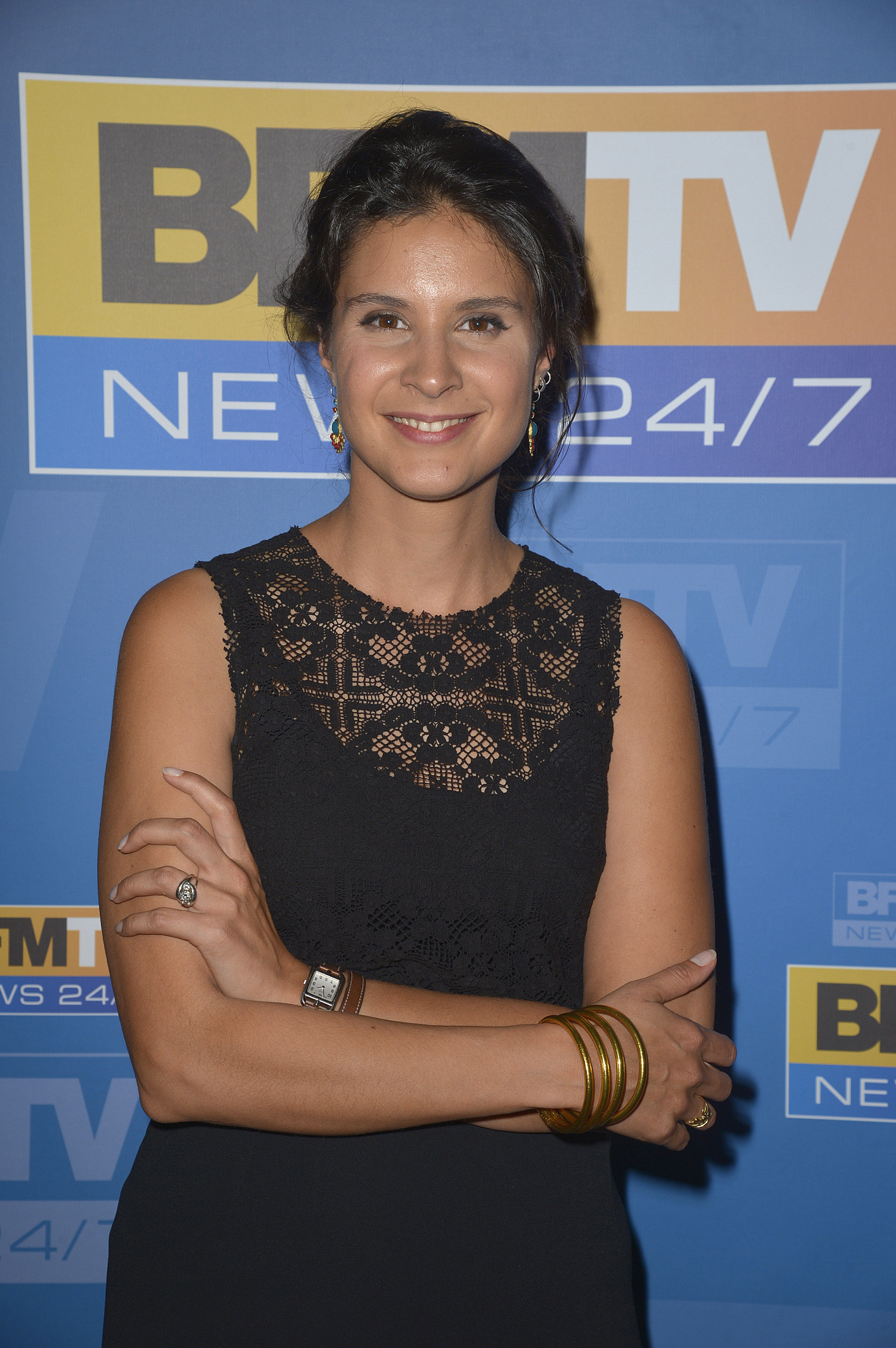 Née en 1986, aurélie casse est une journaliste spécialisée dans les reportages et la présentation de journaux sur les chaînes d'information en continu. Bfm Tv Cap Vers La Politique Strategies