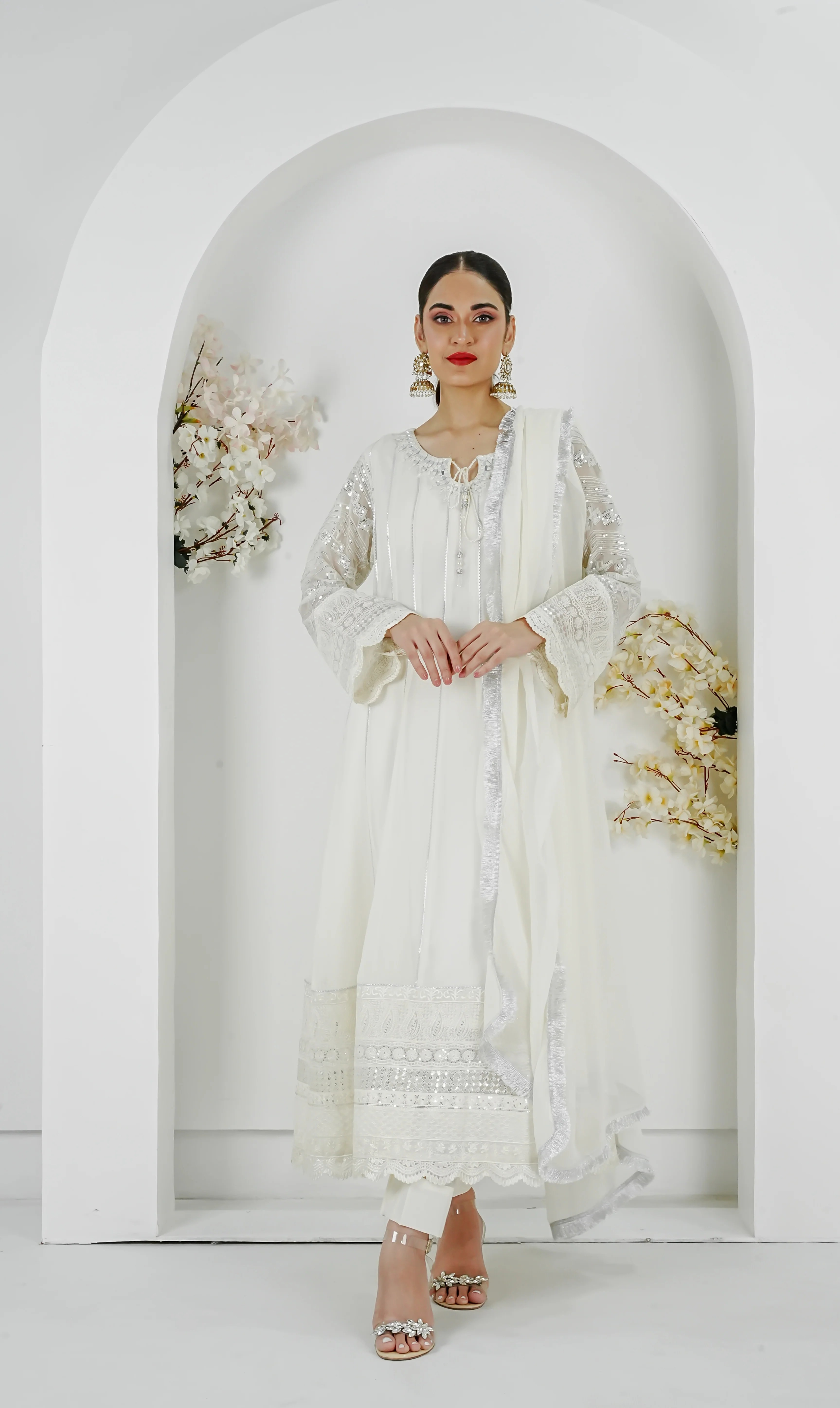 Mona K 121 09152301 String Thread