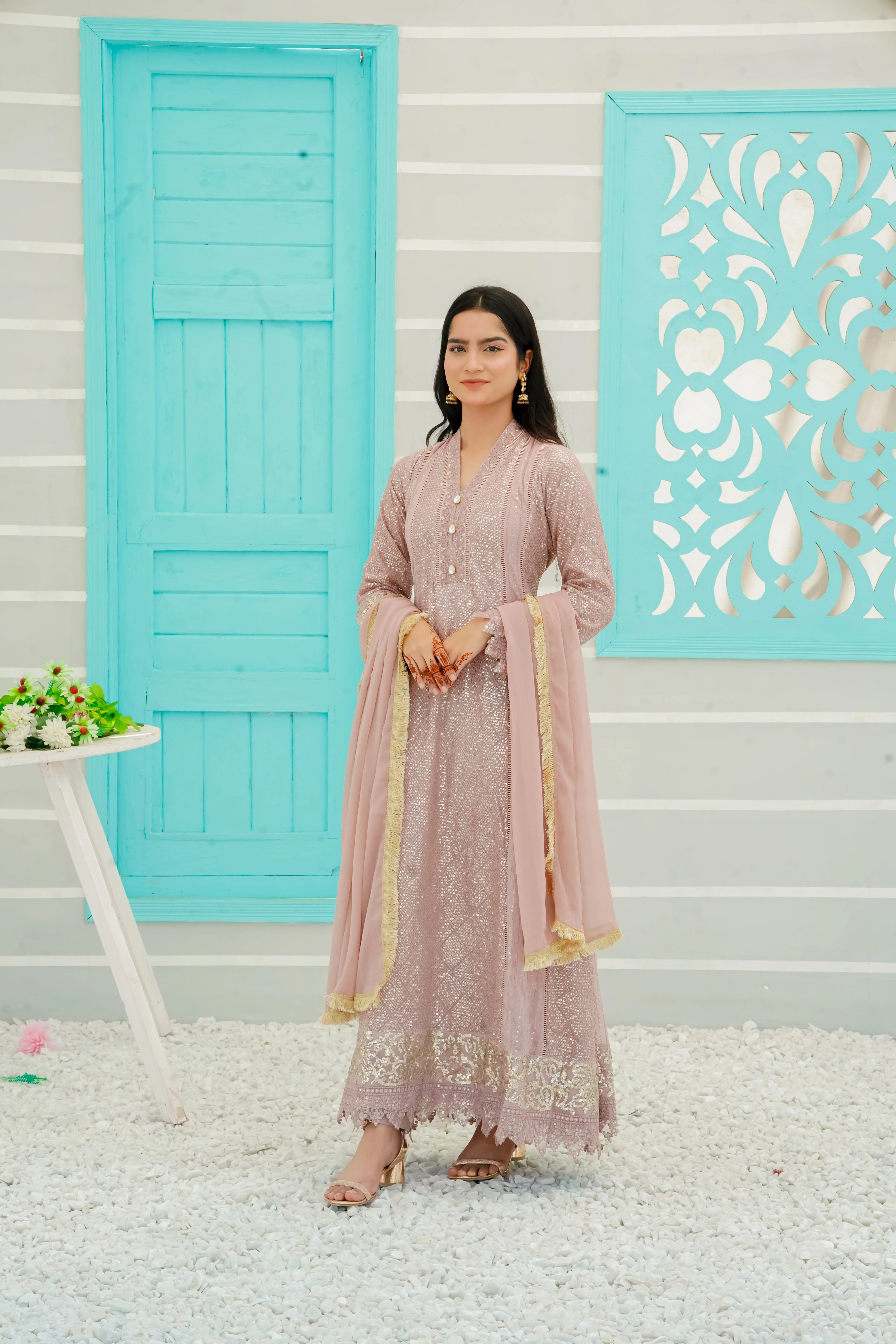 Mona K 142 12172402 String Thread