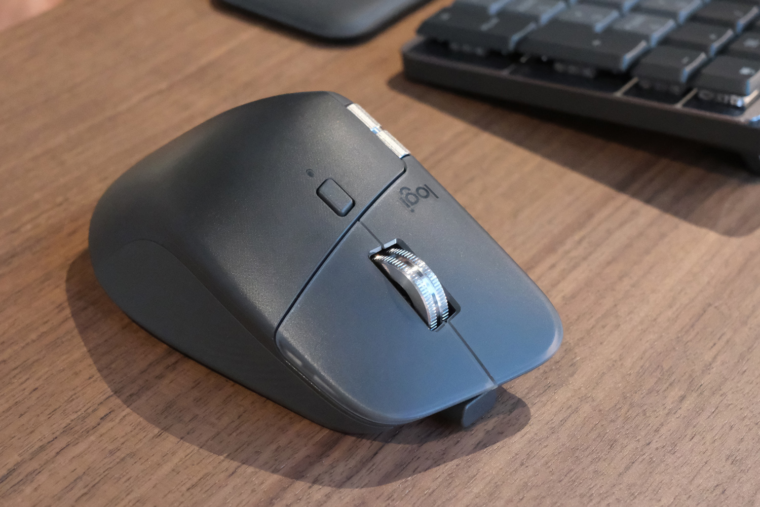 Logitech MX Master 4 front