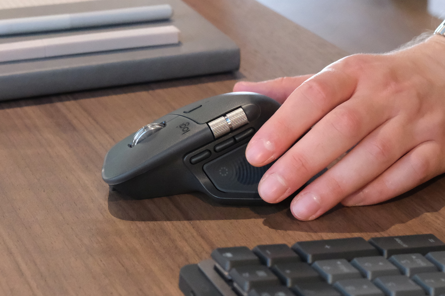 Logitech MX Master 4 in hand