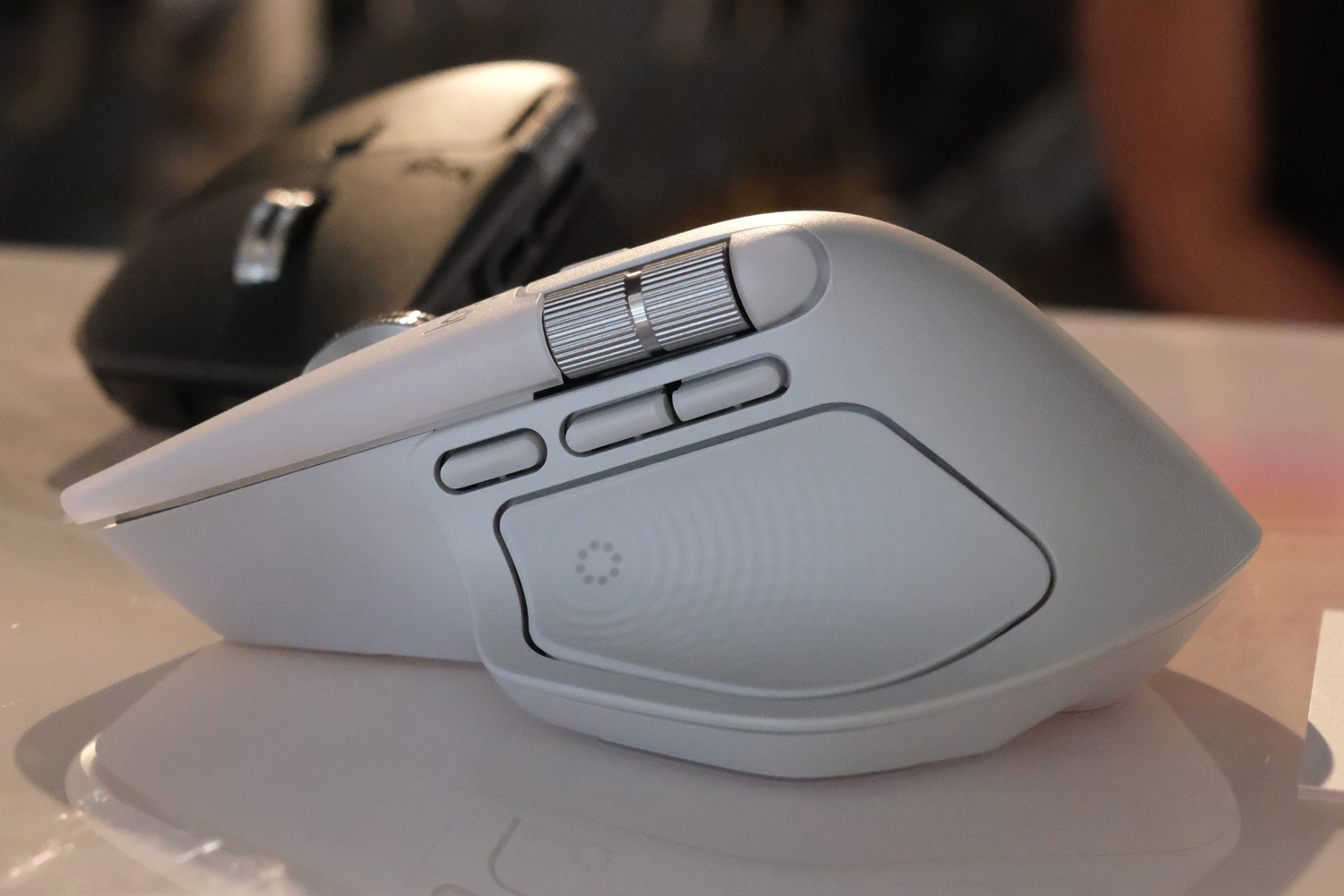 Logitech MX Master 4 side
