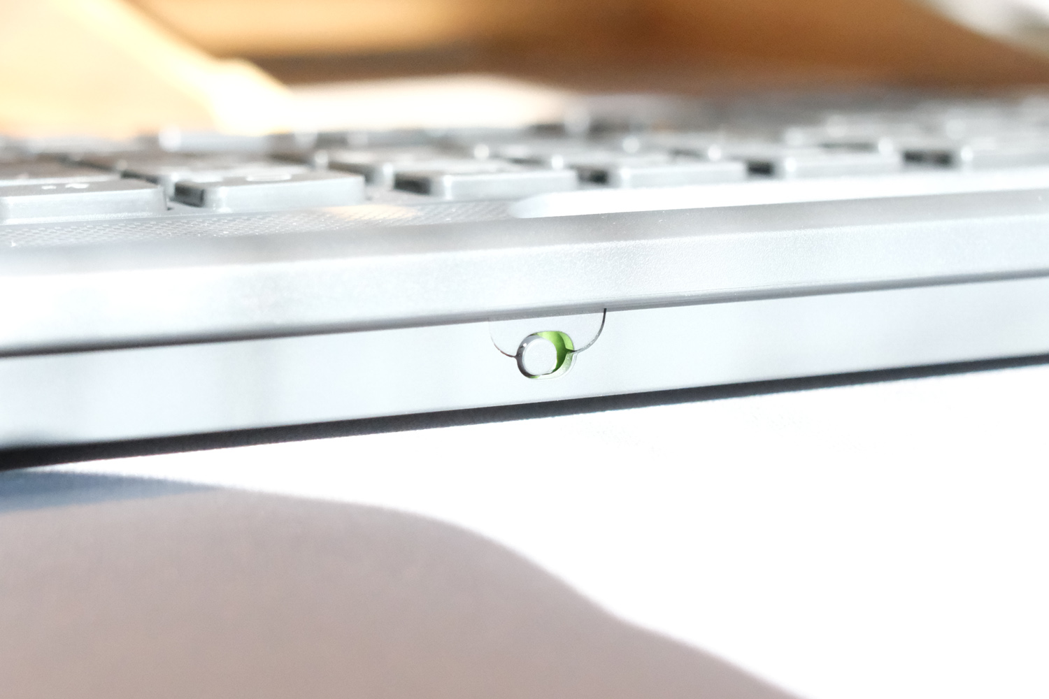 Logitech Signature Slim Solar power button