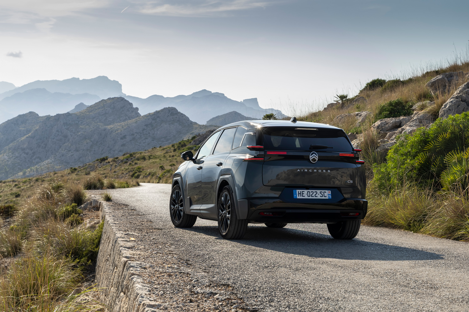 Citroen e-C5 Aircross drive static rear