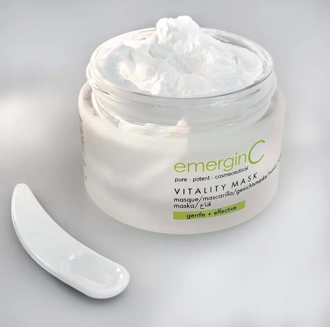 emerginC Vitality Mask leaves skin smooth and hydrated and comes with this useful little scoop emerginC Vitality Mask leaves skin smooth and hydrated and comes with this useful little scoop