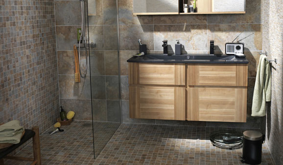 Les modèles de carrelages de salle de bain proposés par castorama. 3 scénarios pour une salle de bains minérale I Styles de Bain
