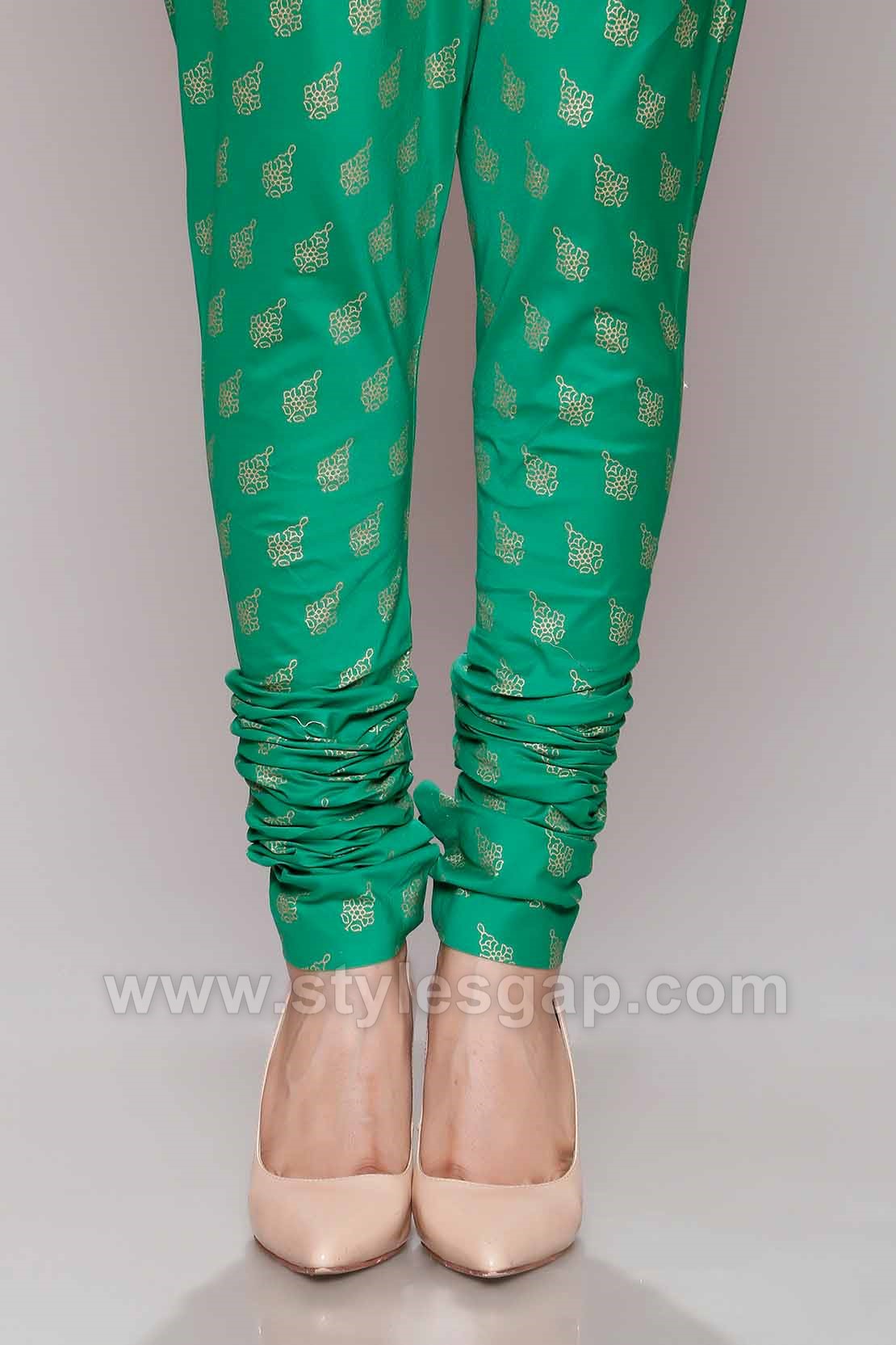 Whether you prefer the convenience of an electric can opener or you're perfectly fine with the simplicity of manual models, a can opener is an indispensable kitchen tool you can’t live without unless you plan to never eat canned foods. Churidar pajamas (1) - StylesGap.com