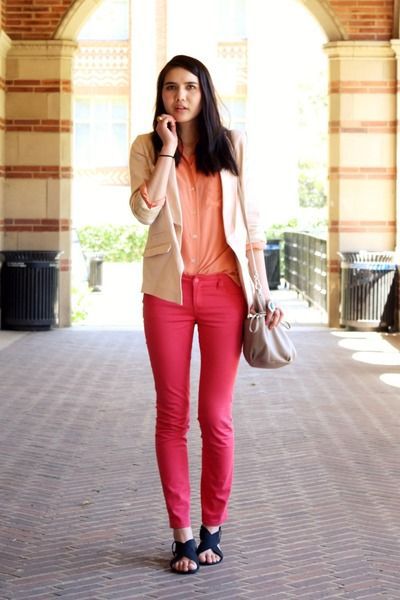 Amazing pink jeans outfit ideas for ladies on stylevore