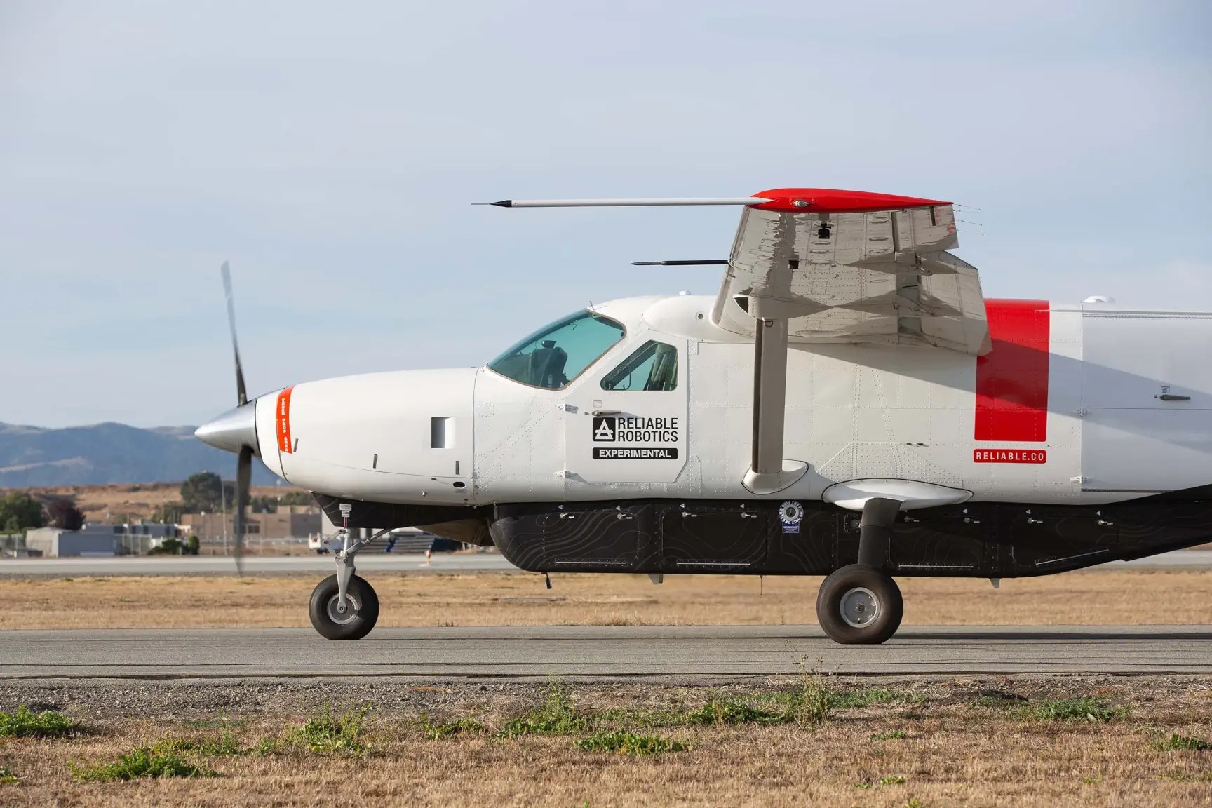 ASL Aviation Holdings Inks Deal with Reliable Robotics for 30 Aircraft Autonomy Systems