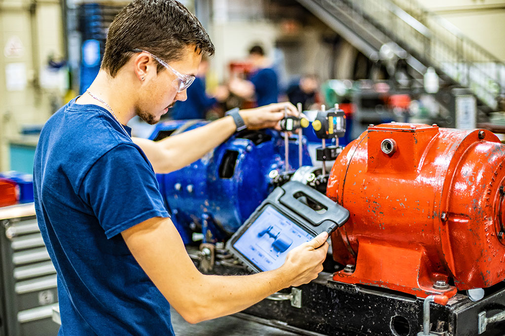 Eem Electronic Equipment Mechanic - Best Landscape Patterns in Mobile