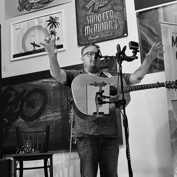 Thumbnail for Episode 1675: Live Performance: Matt Carlson