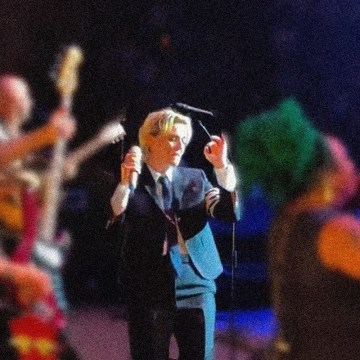 Thumbnail for Episode 2171: Concert Report: The Neeses Go to London