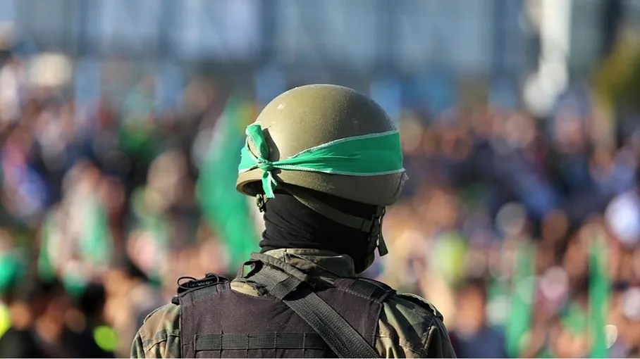 Maariv: Israeli Official Claims Hamas May Seek to Capture Soldier for Bargaining Leverage