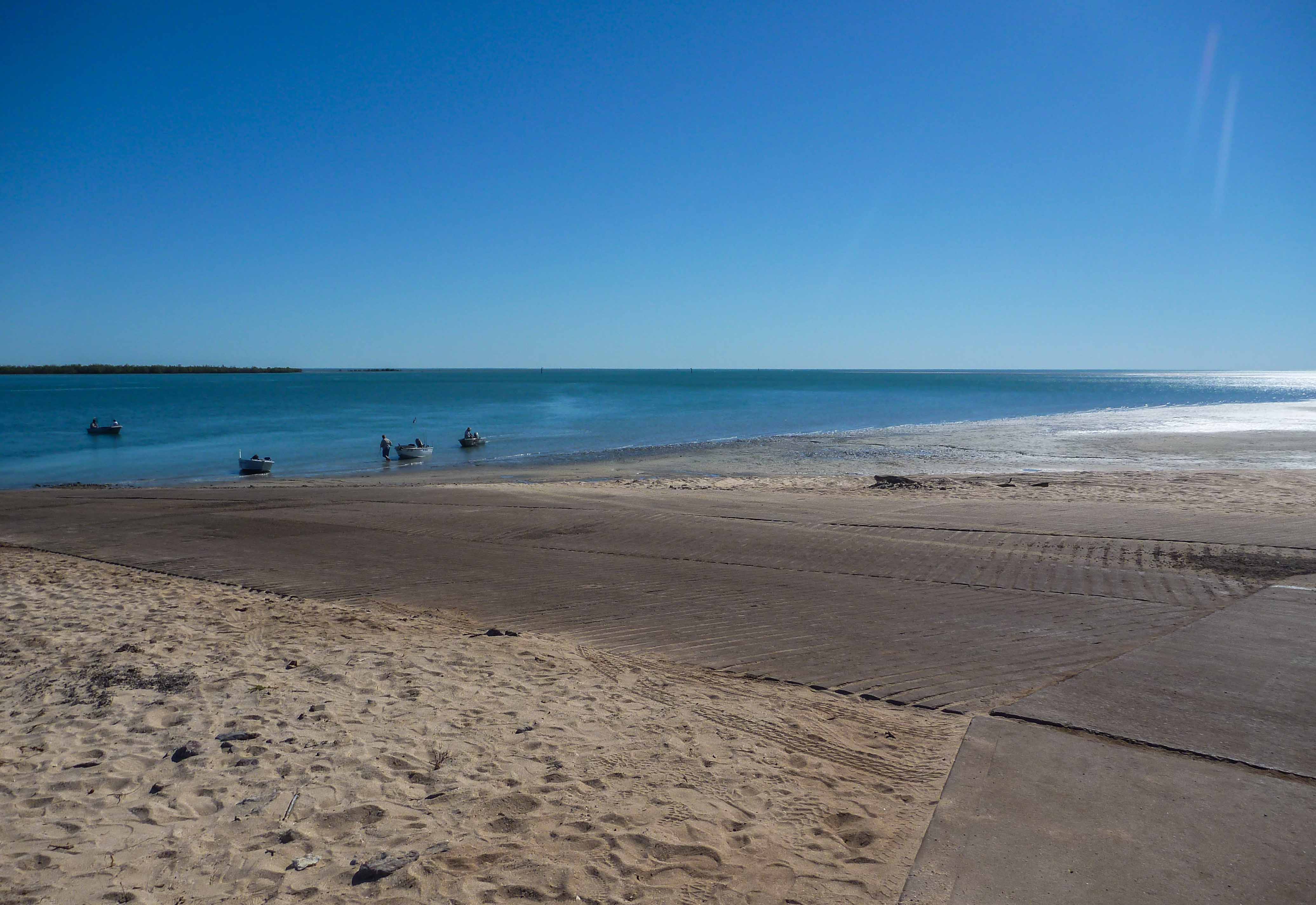 Experience the natural wildlife of Australia up close with a natural