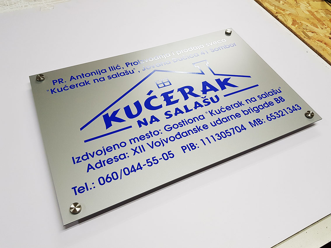 table-za-isticanje-firme-kućerak