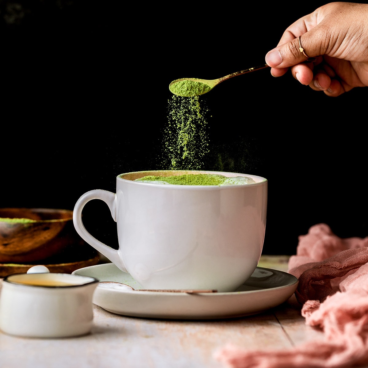 https://i0.wp.com/www.sweetteaandthyme.com/wp-content/uploads/2021/12/vanilla-matcha-latte-hero-feature.jpg?fit=735%2C735&ssl=1