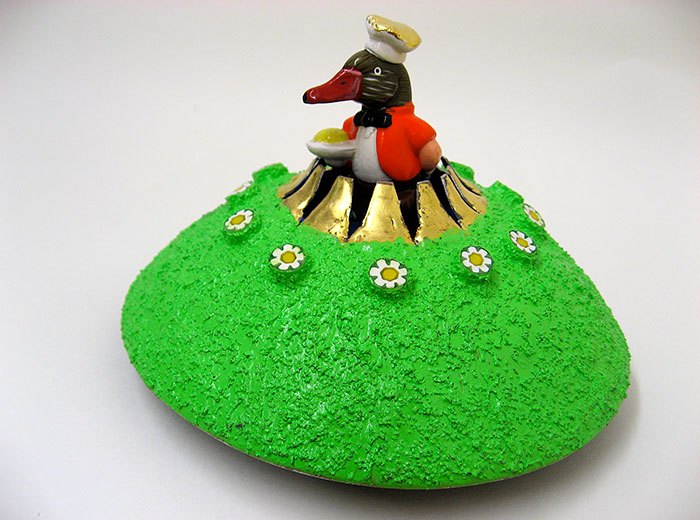 We zien grote wandkleden, sieraden, beelden en schilderijen. Sylvia Blickman