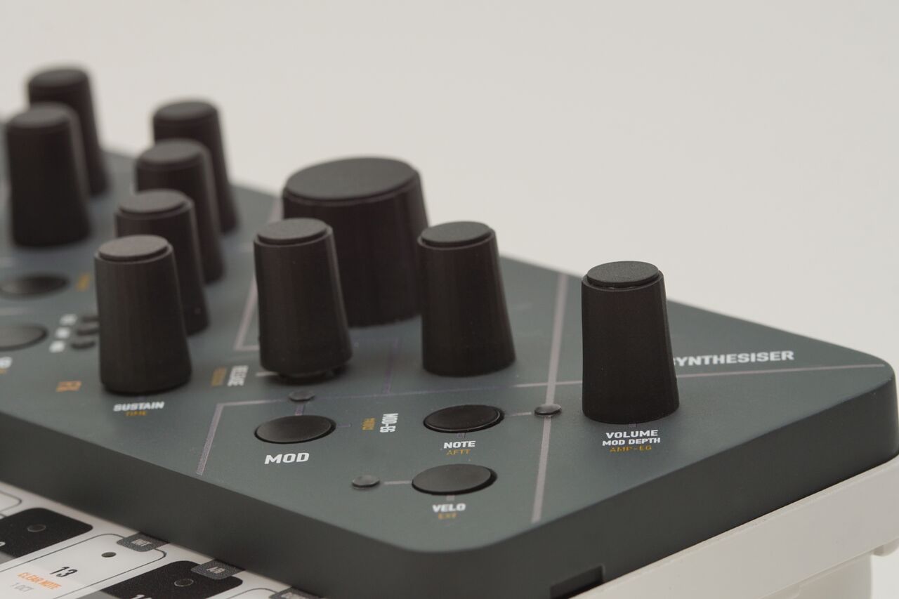 Modal skulpt synth