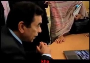 جديد الوفا: السيد المدير واش عنك المرحاض!!!