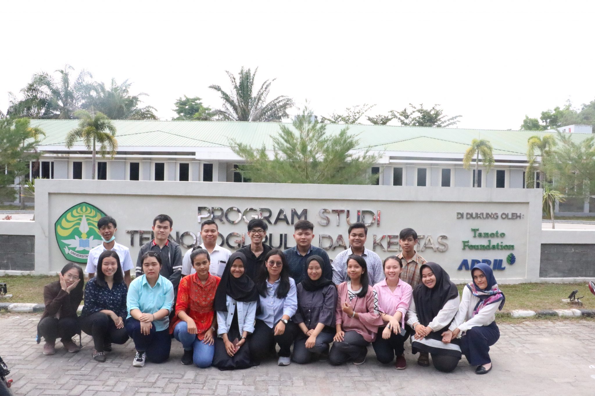 Putera sampoerna foundation melalui guru binar kembali berkolaborasi dengan education new zealand menyelenggarakan . Prodi D-III Teknologi Pulp dan Kertas UNRI Raih Akreditasi