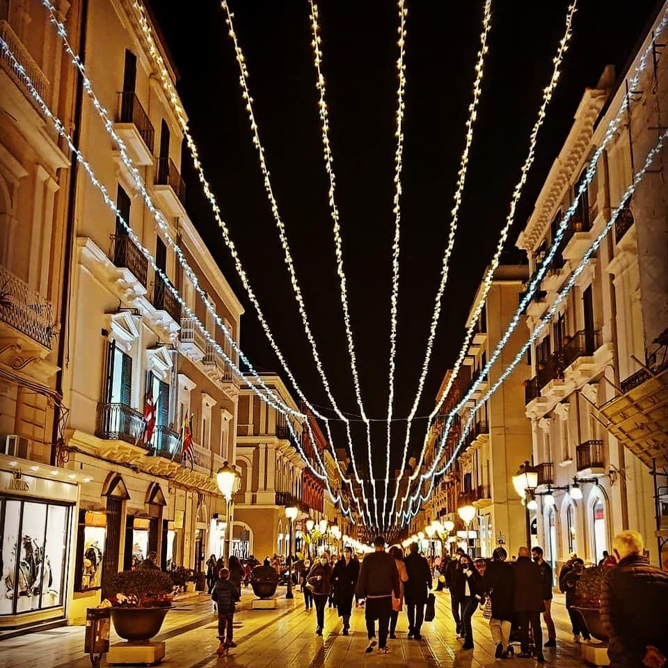 Torna il Natale tarantino: luci, eventi e divertimento dal centro alle periferie