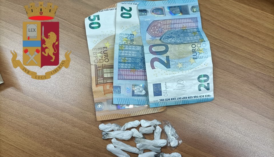 Continuava a spacciare anche dopo l’arresto del compagno: arrestata dalla Polzia di Stato