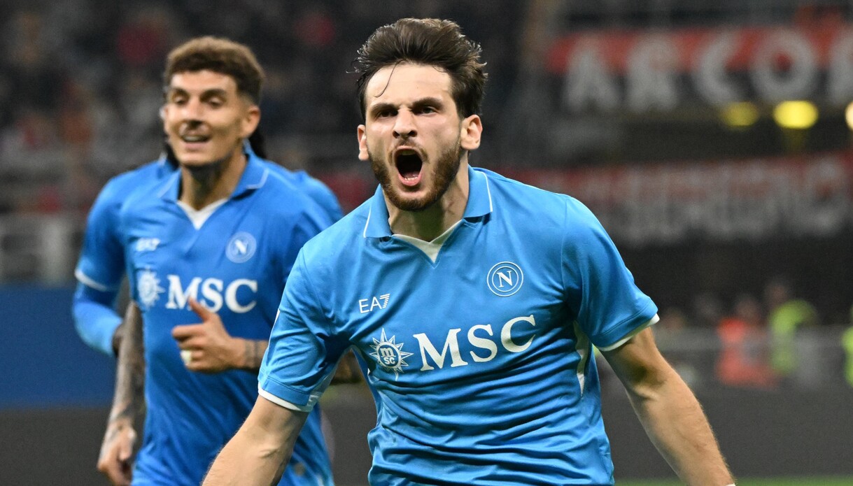 Napoli, Kvara è già un traditore per i tifosi: la rabbia per l’addio dell’ex idolo, peggio di Cavani e Higuain