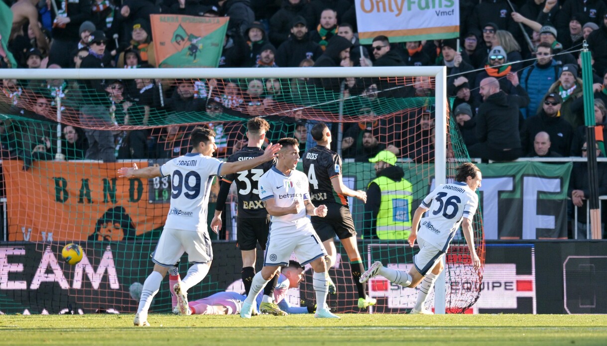 Venezia-Inter 0-1 pagelle: Darmian allontana il mal d’Arabia, beffa Busio, Stankovic sontuoso, Lautaro sprecone