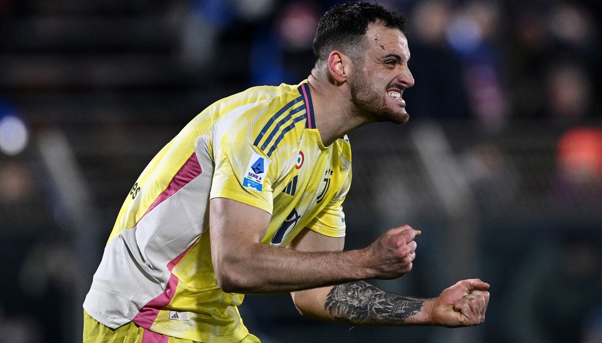 Como-Juventus, Gatti tocca con la mano in area: Abisso non dà rigore e per il Var non c’è nulla, è polemica