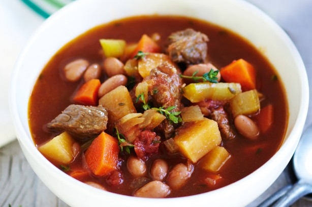 Slow-cooker beef and vegetable soup recipe