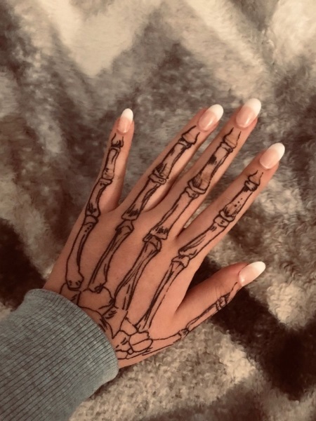 20 Tatuaggi Dello Scheletro Delle Mani [Foto] - Tatuaggistyle.it 600_x_450_jpg