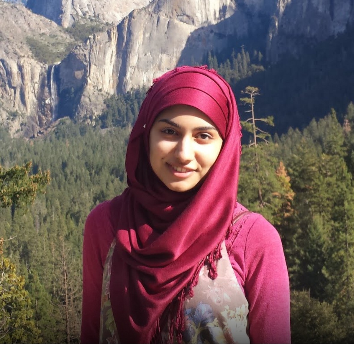 Profile picture of Rahma Javed for her interview with Tech Sisters in which she discusses her story and how to accelerate your tech career