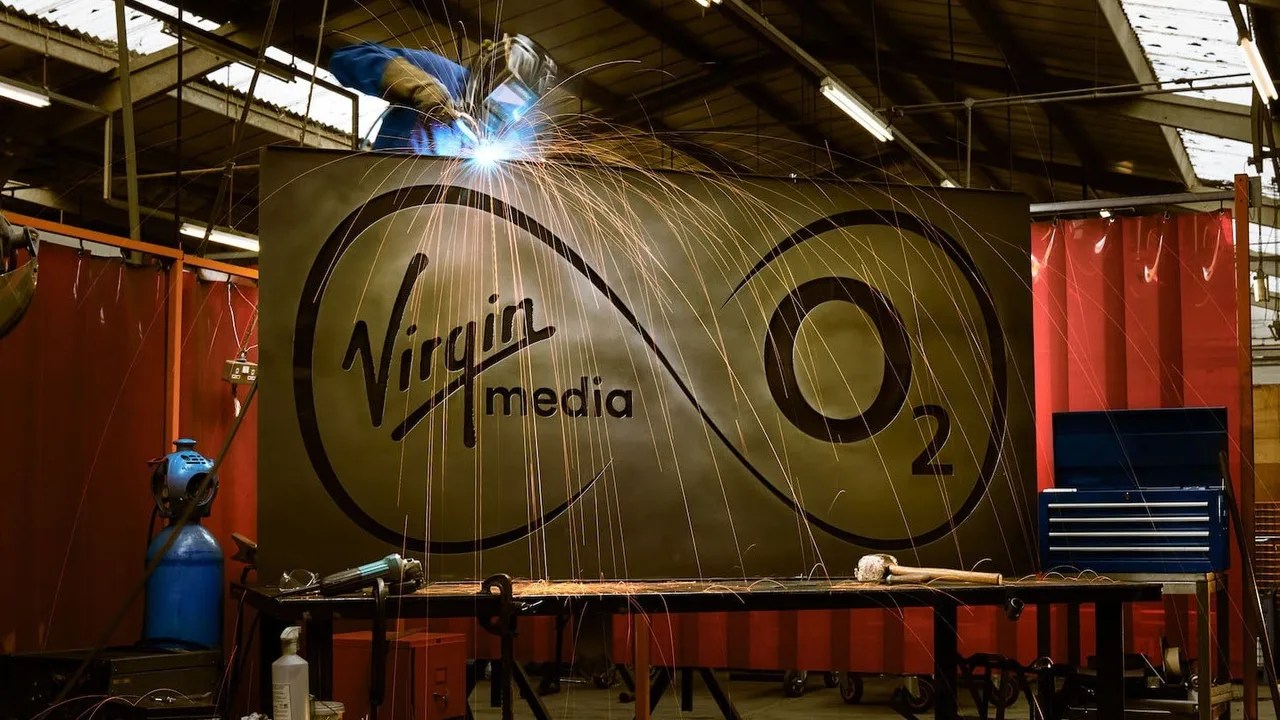 Virgin Media O2 sees earnings fall after mobile phone price hikes