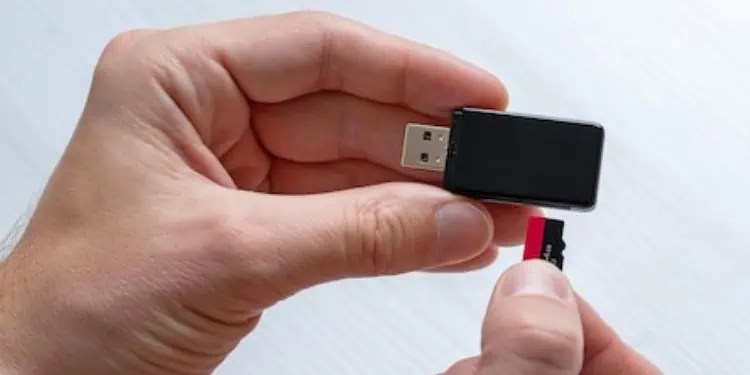 Laptop Has No SD Card Slot? Here's What You Can Do (6) Laptop Has No SD Card Slot? Here's What You Can Do (6)