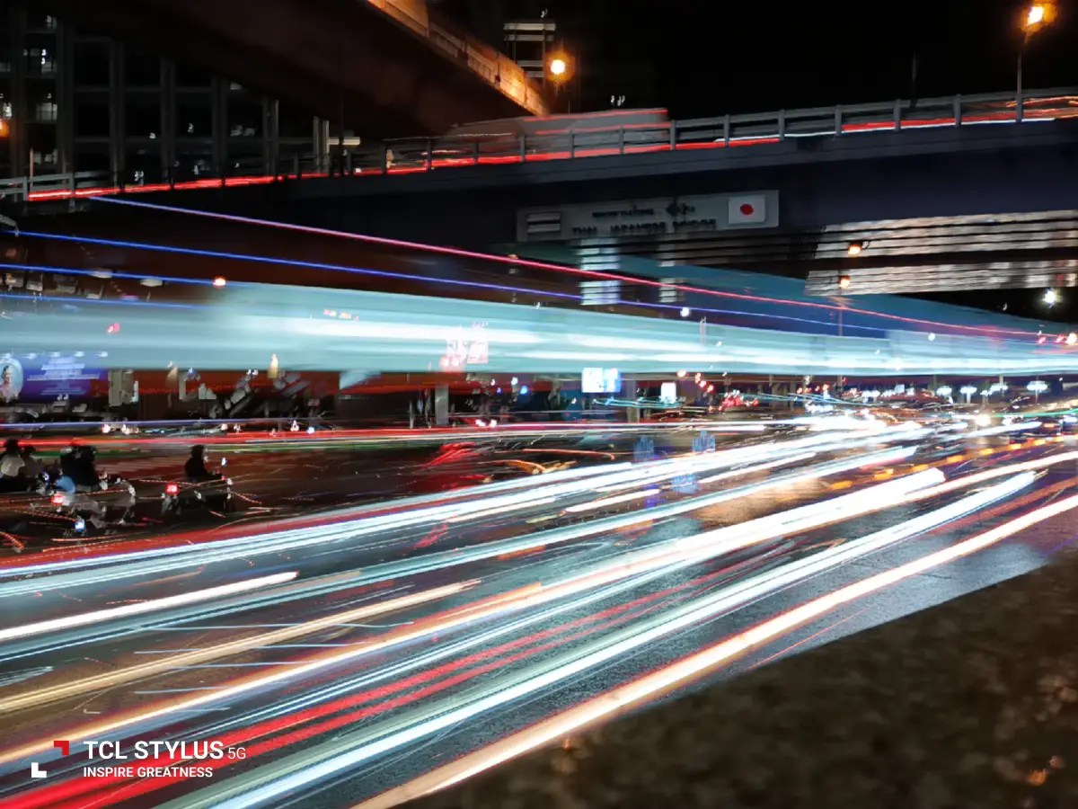 ถ่ายภาพด้วยโหมด Light Trace