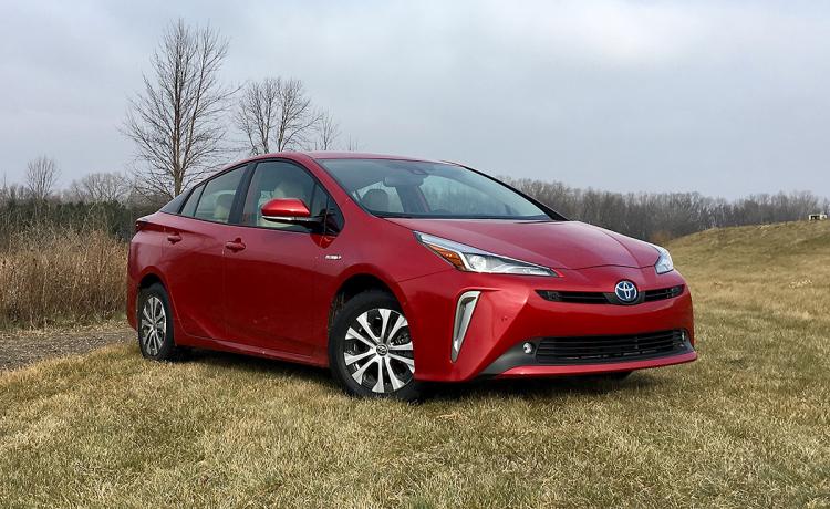Toyota updates style and technology for 2019 prius