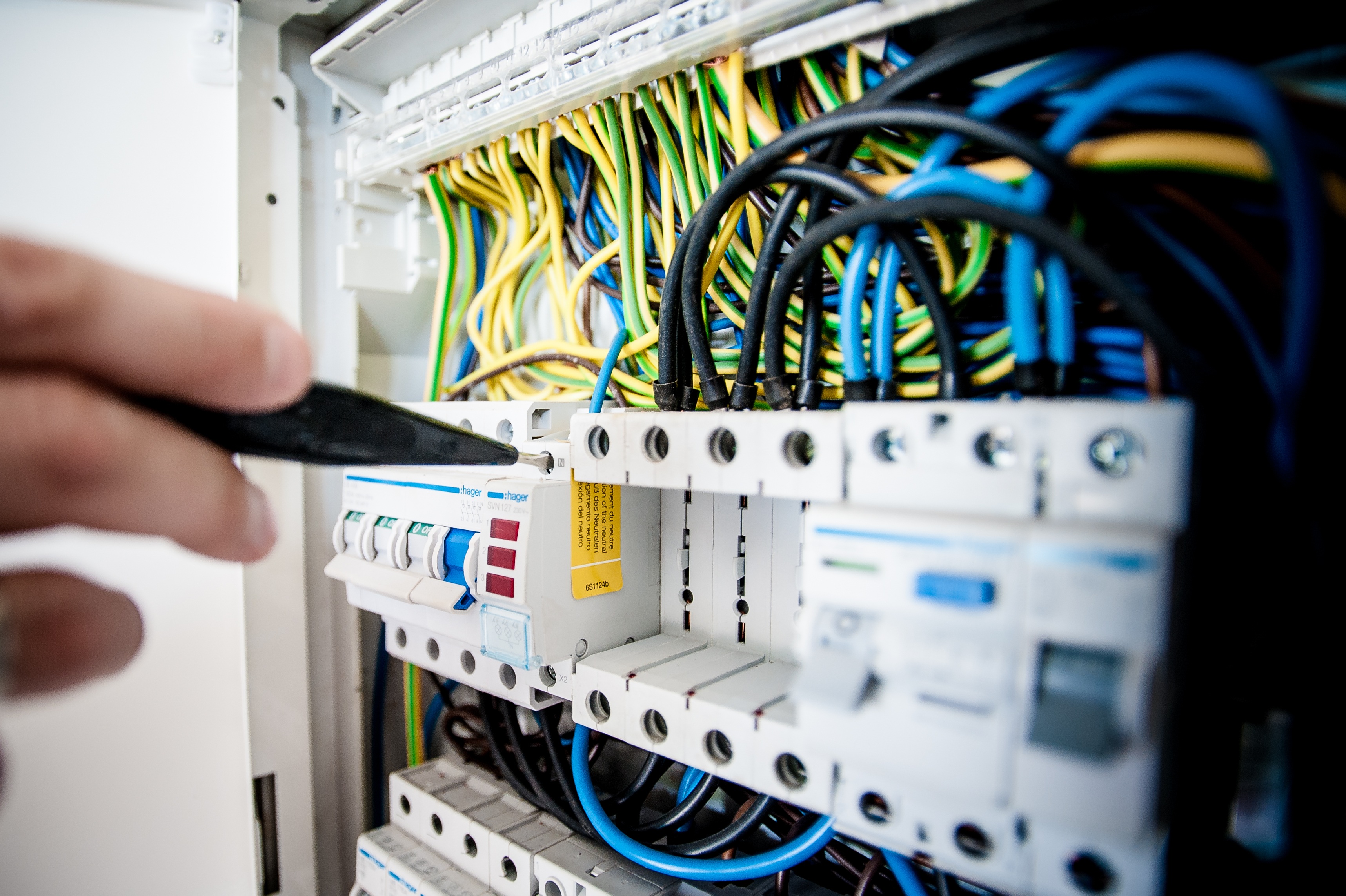 Electrical Technology: 4 Innovative Components that Keep Workers Safe