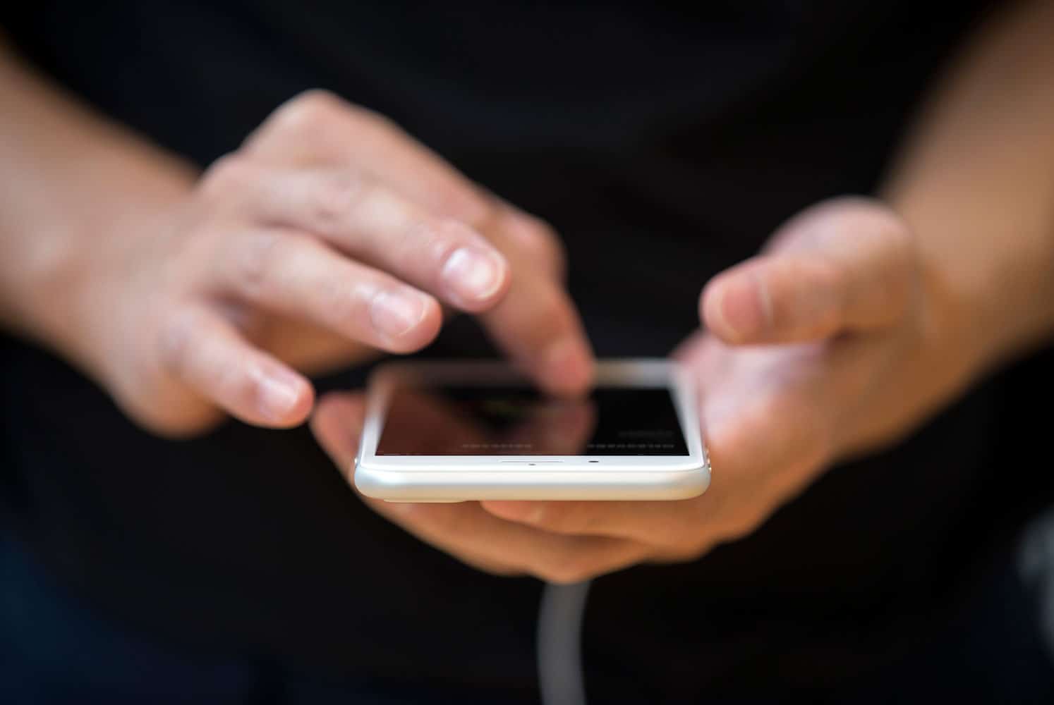 10 Cool Things You Can Do With an Old iPhone