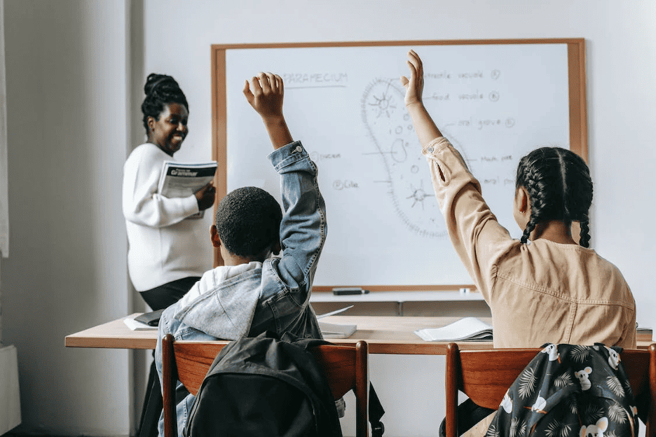 How to Conduct Remote Classes Using Mobile Devices