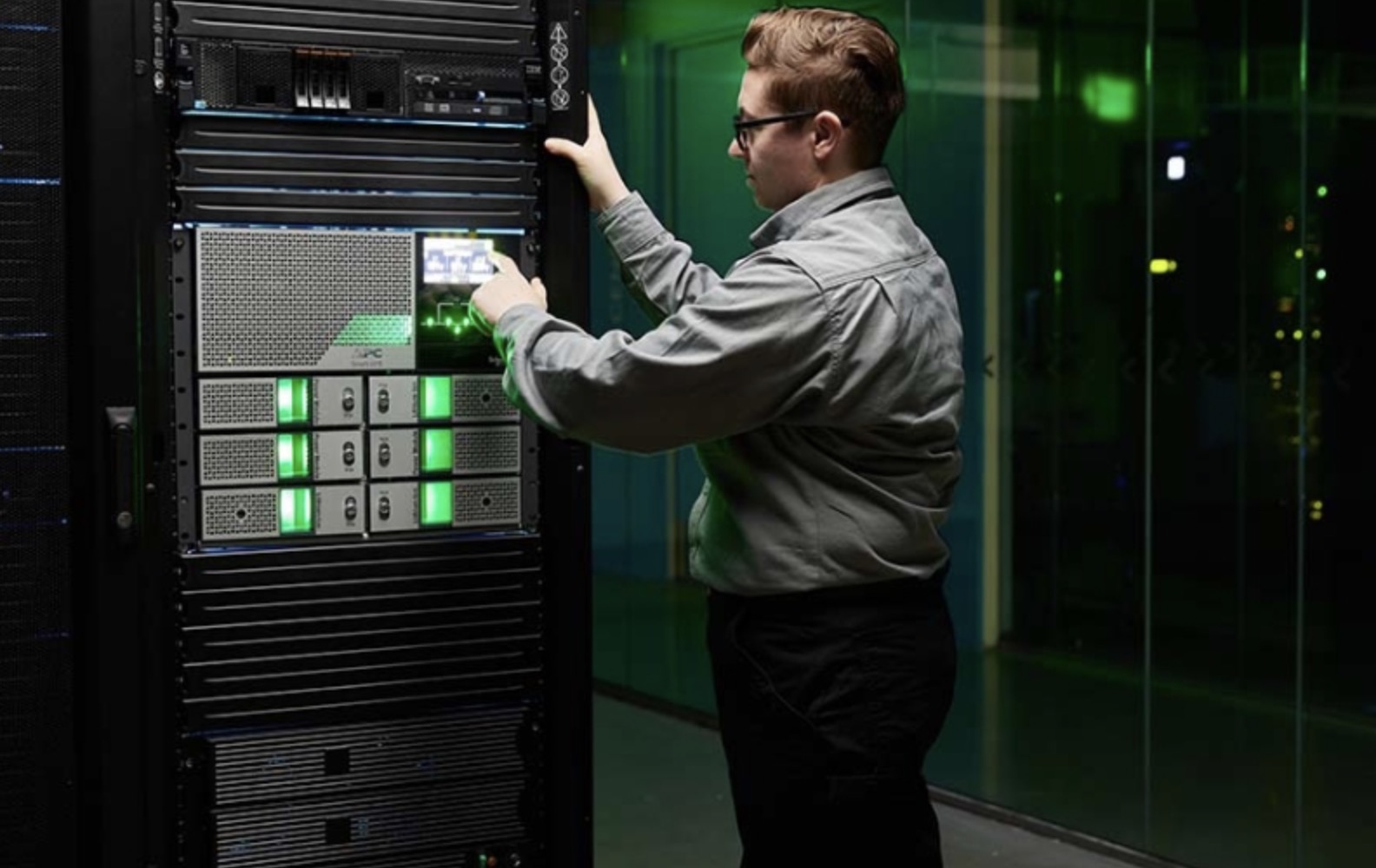 Kỷ niệm 40 năm APC UPS ra đời: Dấu mốc quan trọng trong hành trình đổi mới bền vững