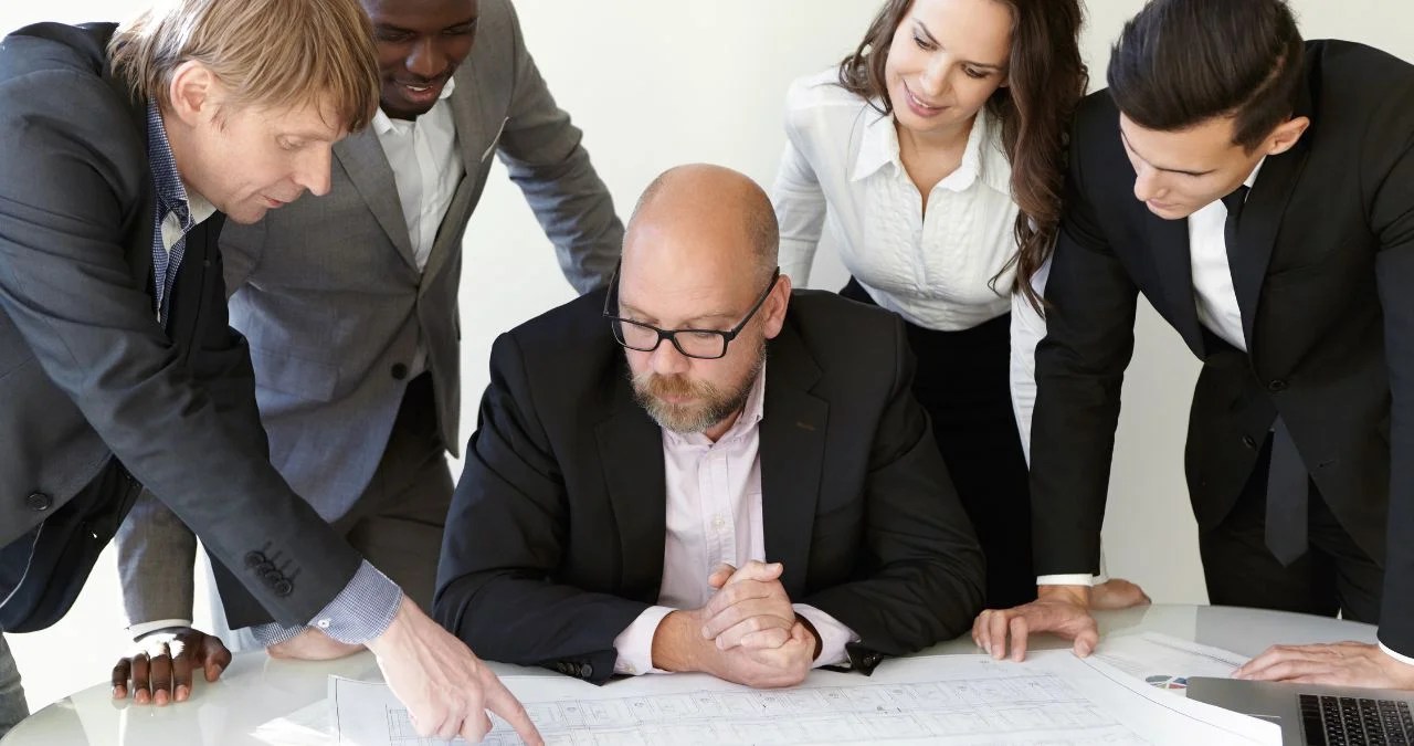 Building comprehensive assessment system in organizations