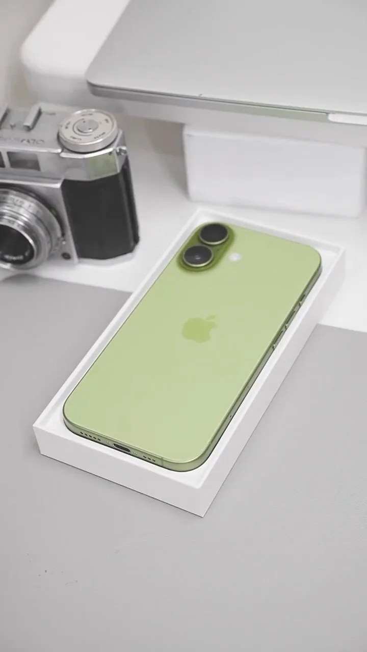 iPhone 17