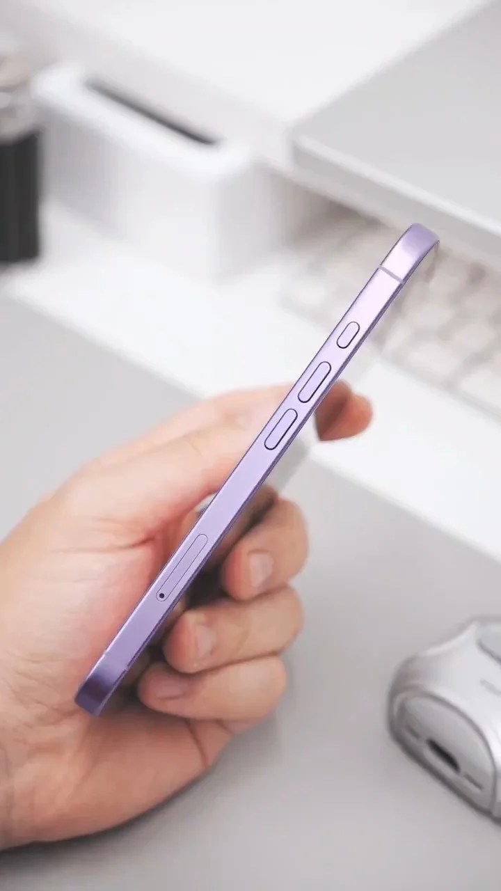 iPhone 17