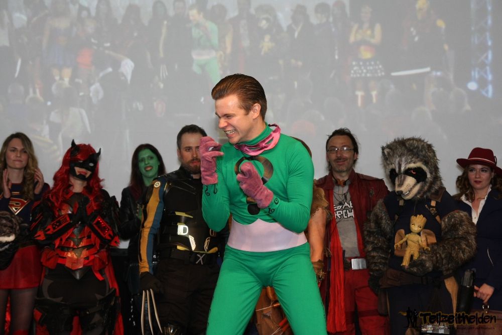 Dude in a suite als Riddler