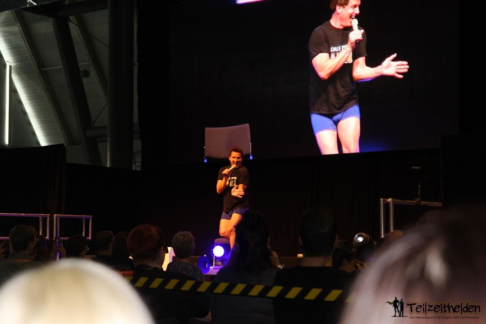 John Barrowman legte einen heißen Strip hin