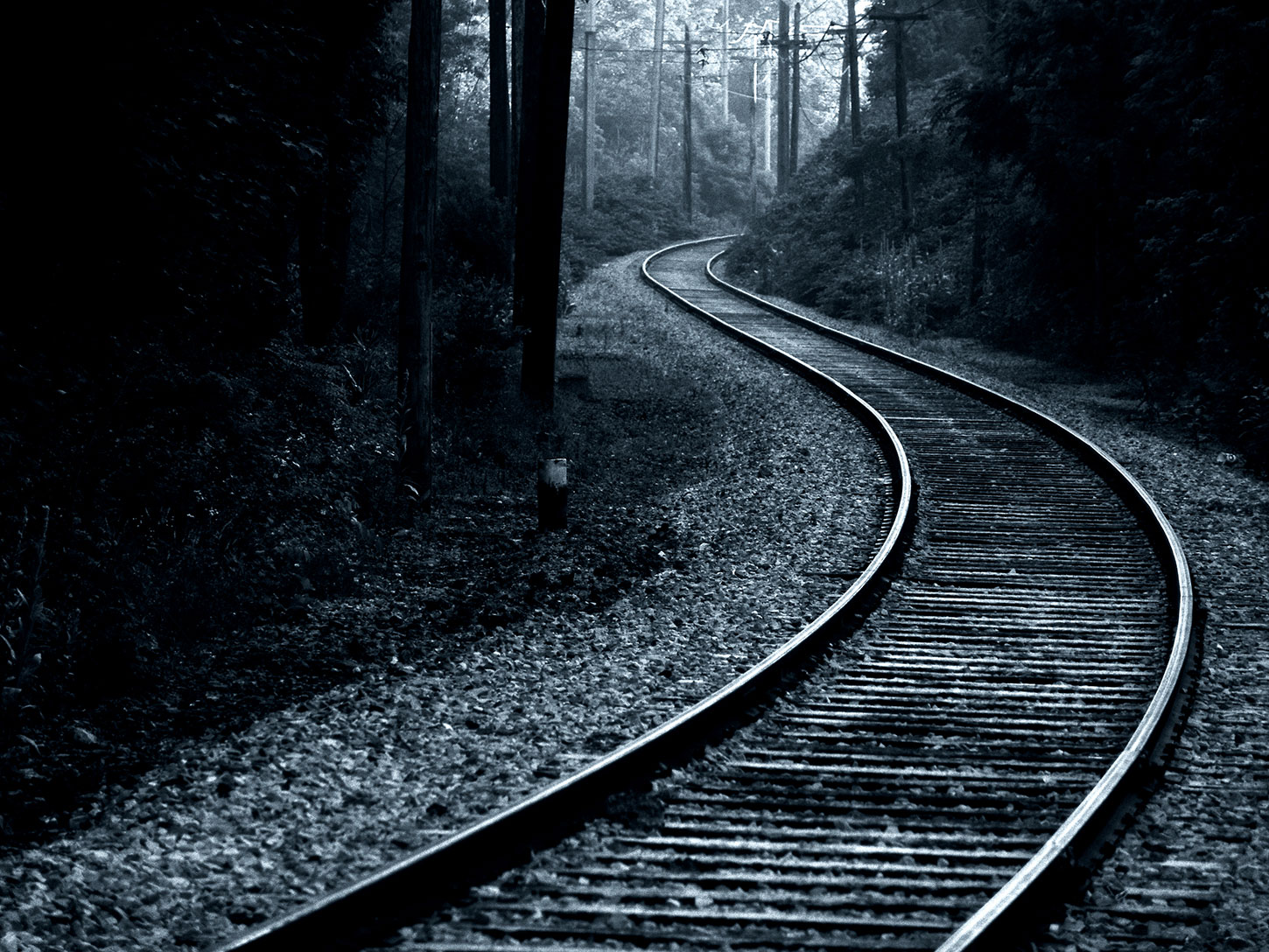 Curving railroad tracks