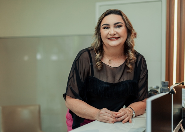 Joseane Vaz é cirurgiã-dentista, mestre em reabilitação oral pela São Leopoldo Mandic, Campinas/SP e sócia da CIEB Implantar.