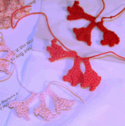 flowery bits for crocheted trim