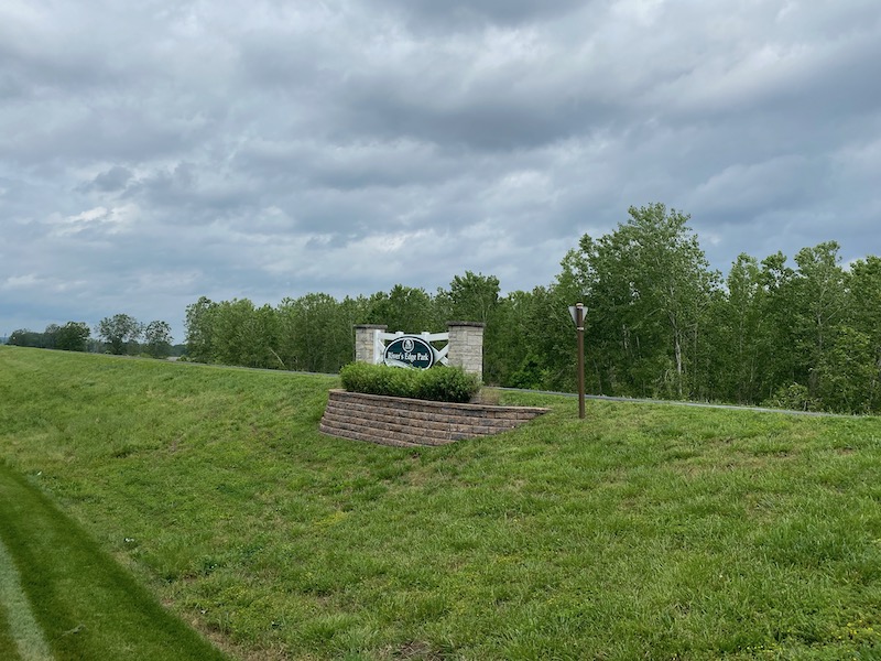 River's Edge Park Hike Near Shopping Centers in Chesterfield