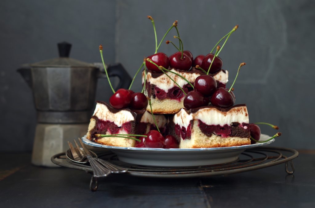 130 ml, sojamilch (sojadrink) ; Rezept Fur Vegane Donauwelle Schneewittchenkuchen Von The E C Way